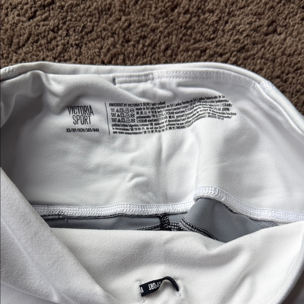 Victoria sport colorblock Black and White Leggings - Picture 6 of 6